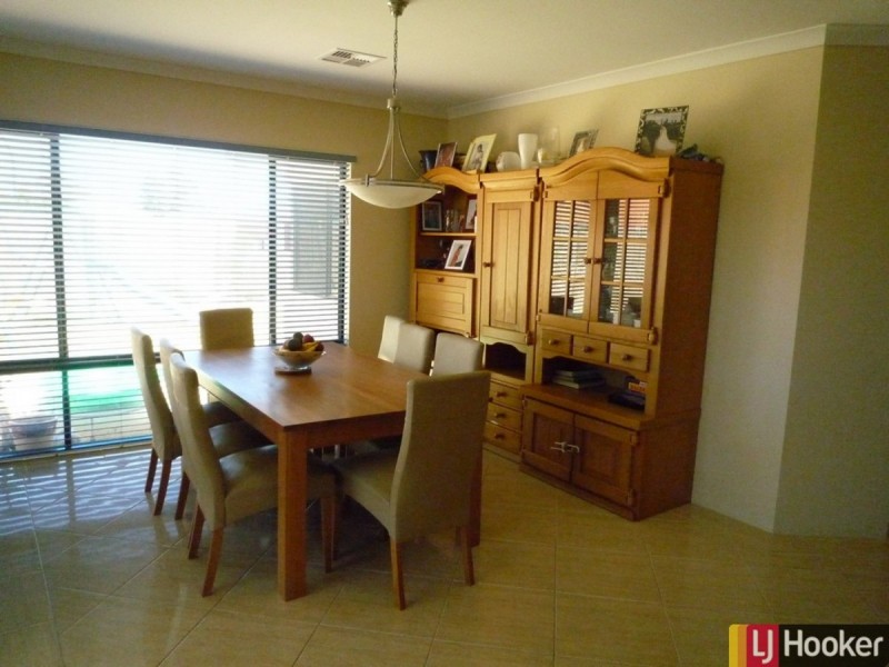 20 Bookleaf Loop, Halls Head WA 6210