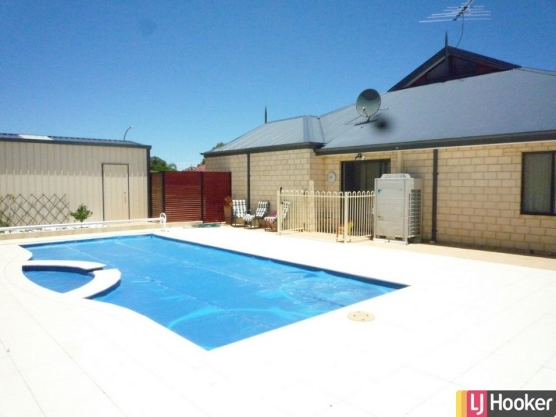20 Bookleaf Loop, Halls Head WA 6210
