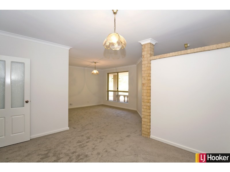 32 Hanson Way, Dudley Park WA 6210