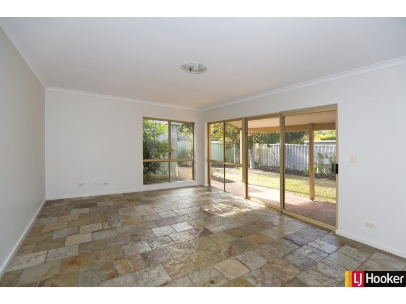 32 Hanson Way, Dudley Park WA 6210