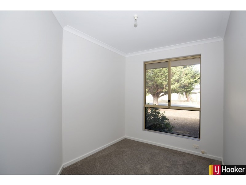 32 Hanson Way, Dudley Park WA 6210