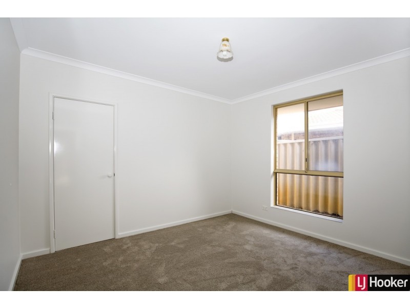 32 Hanson Way, Dudley Park WA 6210