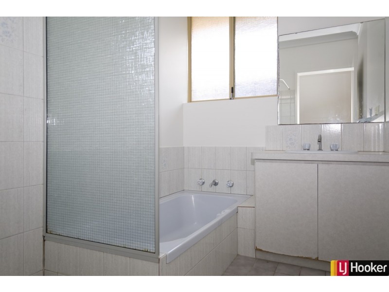 32 Hanson Way, Dudley Park WA 6210