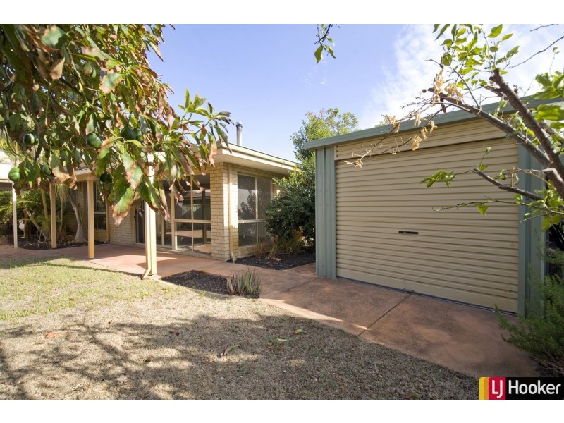 32 Hanson Way, Dudley Park WA 6210