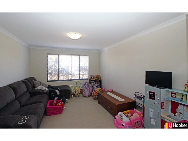 13 Sugarwood Terrace, Halls Head WA 6210