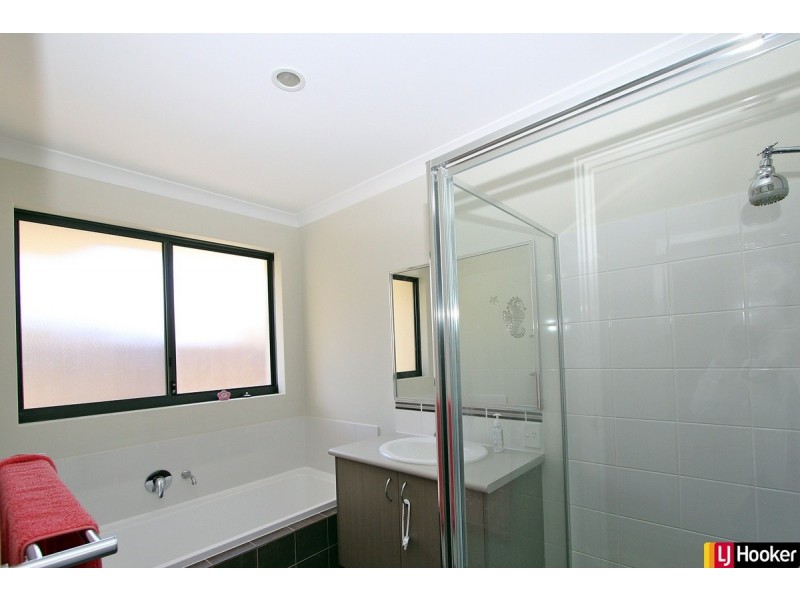 13 Sugarwood Terrace, Halls Head WA 6210