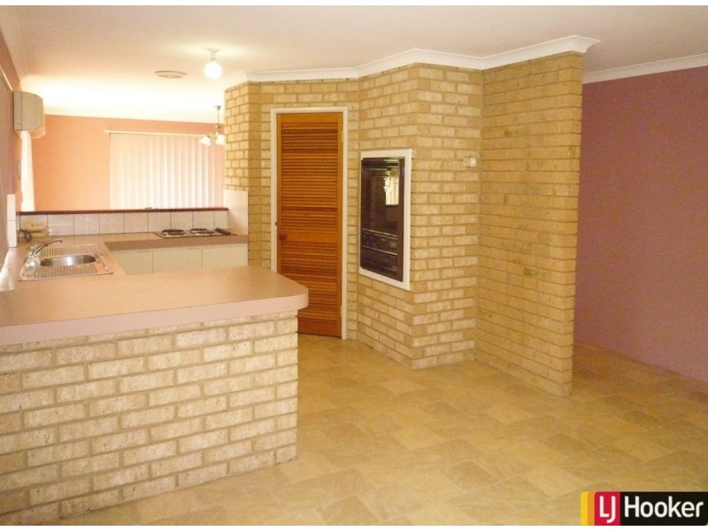 1/16 Mippi Road, Halls Head WA 6210