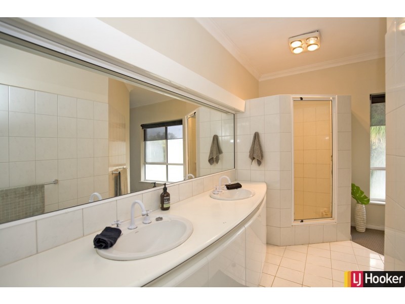 28 Raywood Road, Bouvard WA 6211