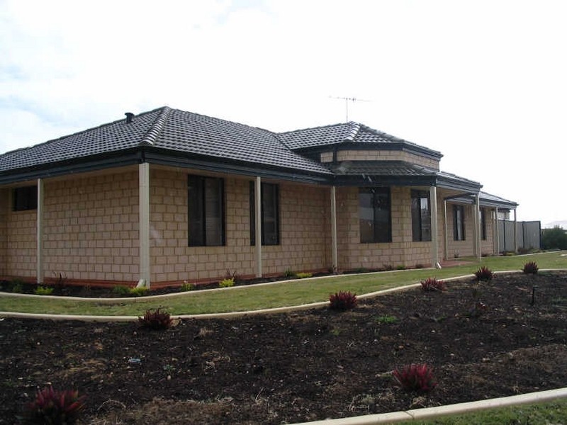 19 Brackenridge Ramble, Meadow Springs WA 6210