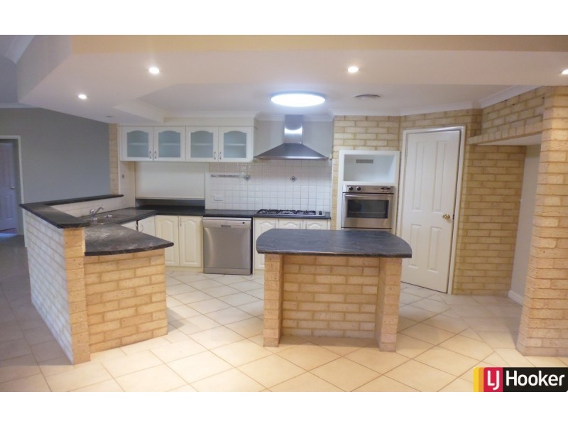 24 Montego Way, Halls Head WA 6210