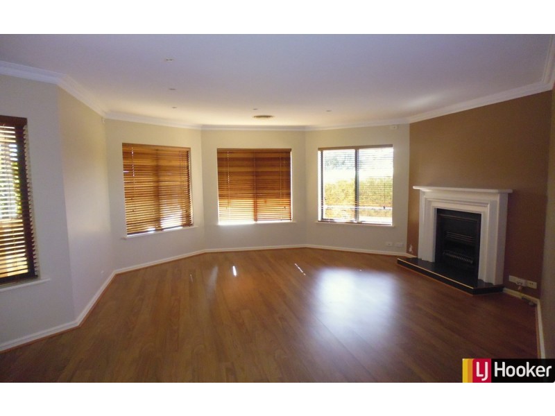 24 Montego Way, Halls Head WA 6210