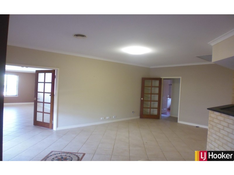 24 Montego Way, Halls Head WA 6210