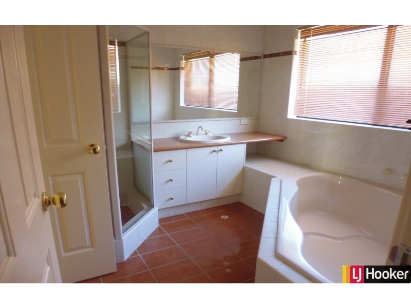 24 Montego Way, Halls Head WA 6210