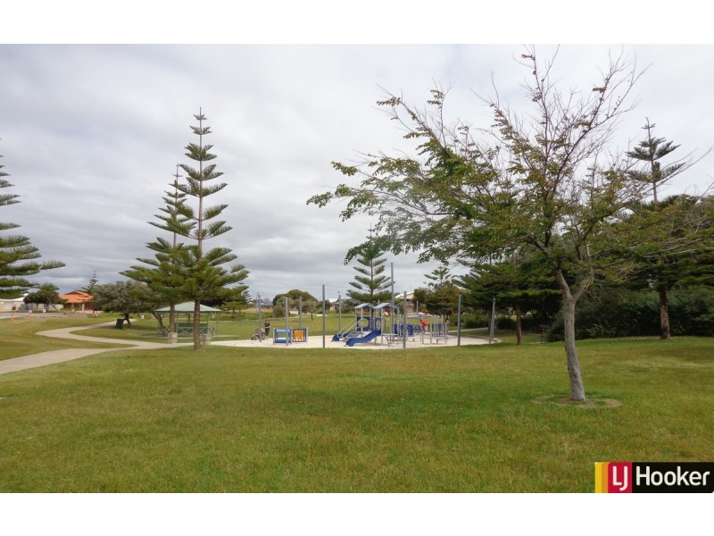 24 Montego Way, Halls Head WA 6210