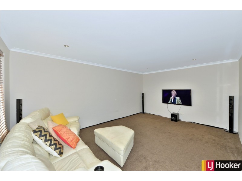 18 St Cloud Link, Meadow Springs WA 6210