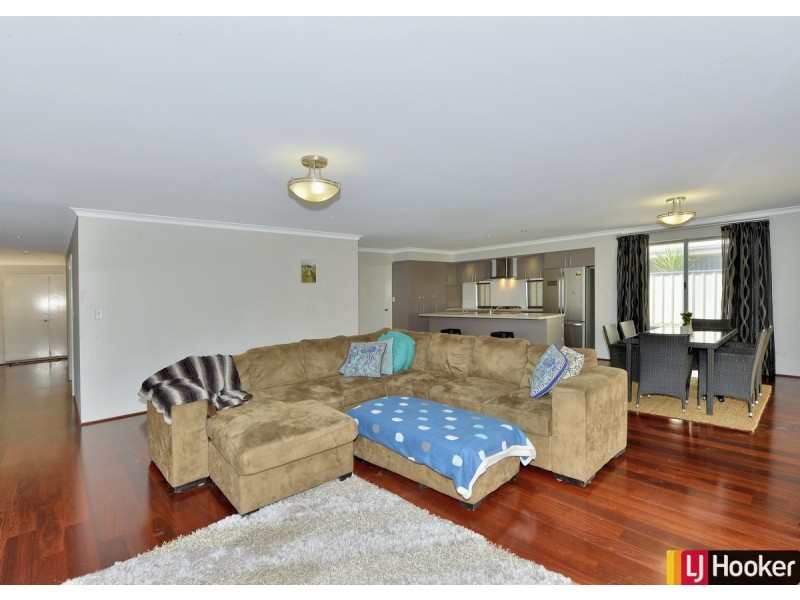 18 St Cloud Link, Meadow Springs WA 6210