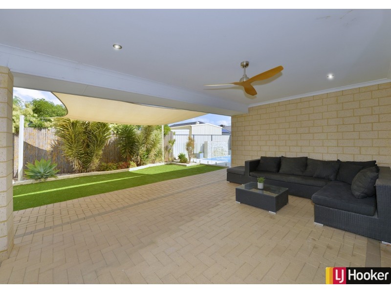 18 St Cloud Link, Meadow Springs WA 6210