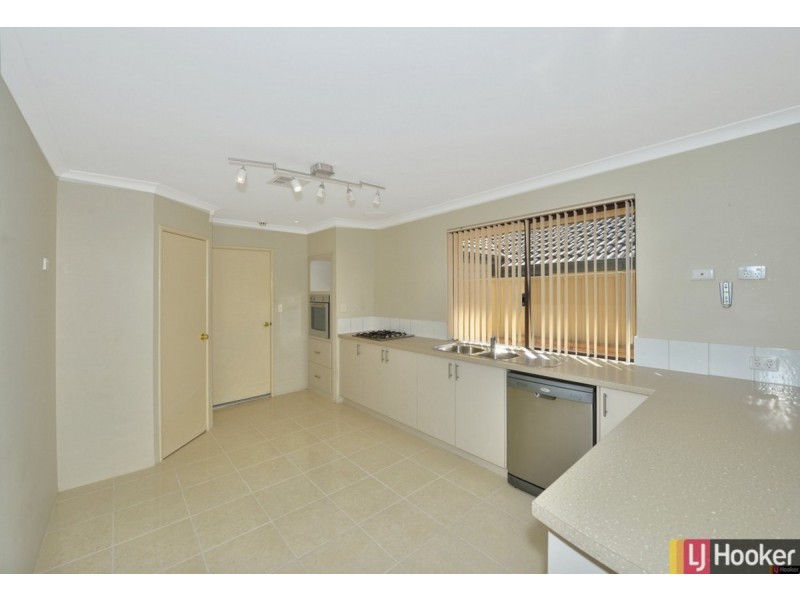 6 Lismore Ridge, Lakelands WA 6180