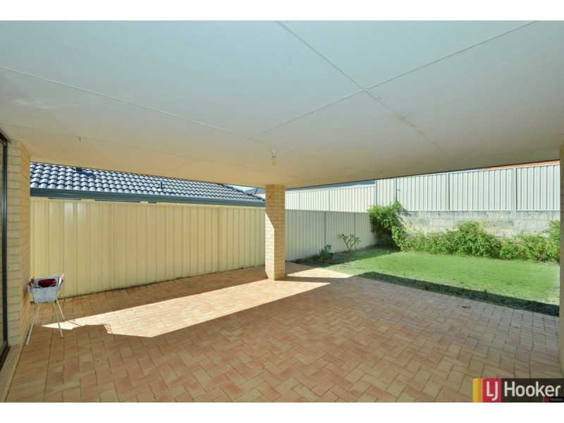 6 Lismore Ridge, Lakelands WA 6180