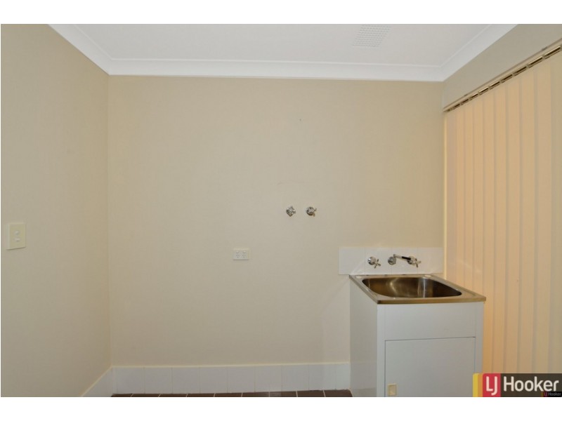 6 Lismore Ridge, Lakelands WA 6180