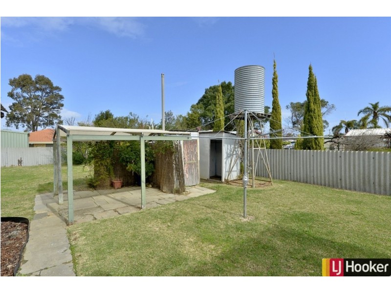 11 Wyeree Road, Mandurah WA 6210