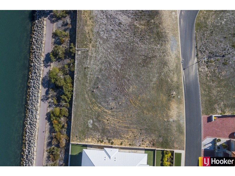 14 Spoonbill Retreat, Wannanup WA 6210