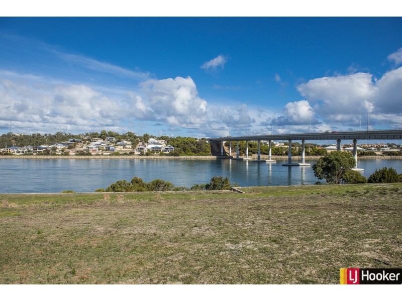 14 Spoonbill Retreat, Wannanup WA 6210