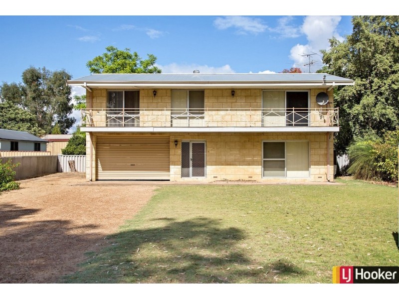 16 Redcliffe Road, Greenfields WA 6210