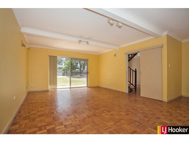 16 Redcliffe Road, Greenfields WA 6210