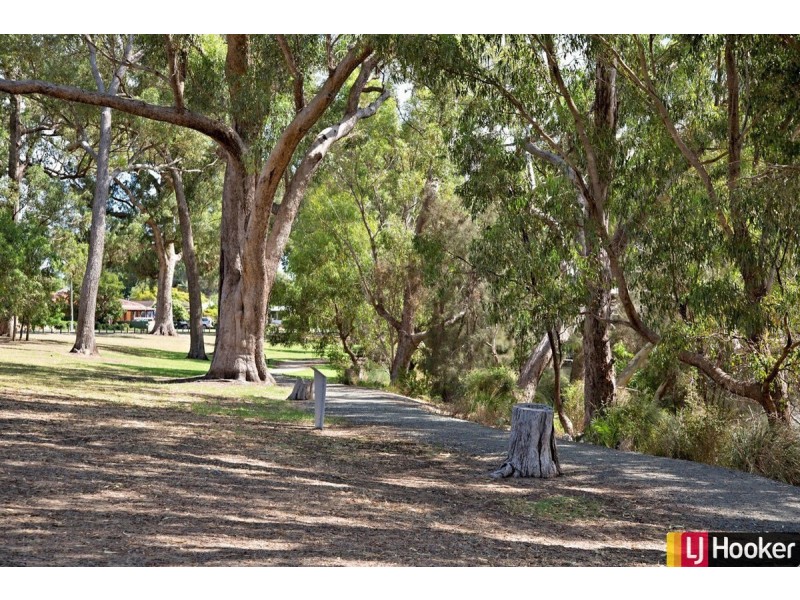 16 Redcliffe Road, Greenfields WA 6210