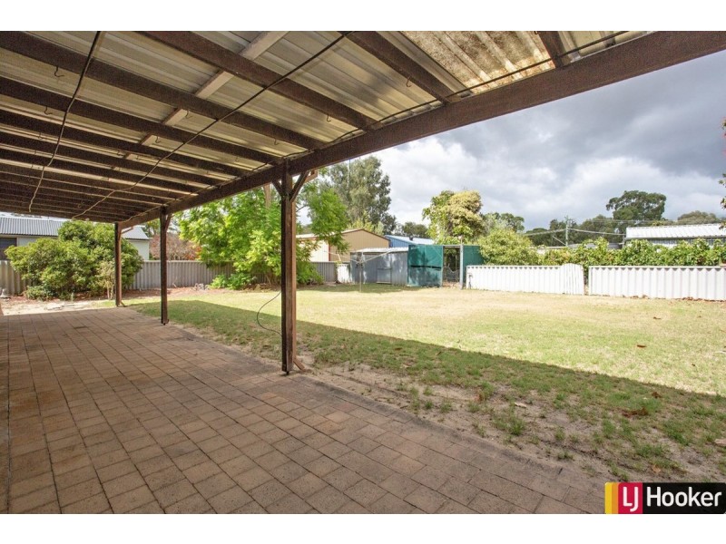 16 Redcliffe Road, Greenfields WA 6210