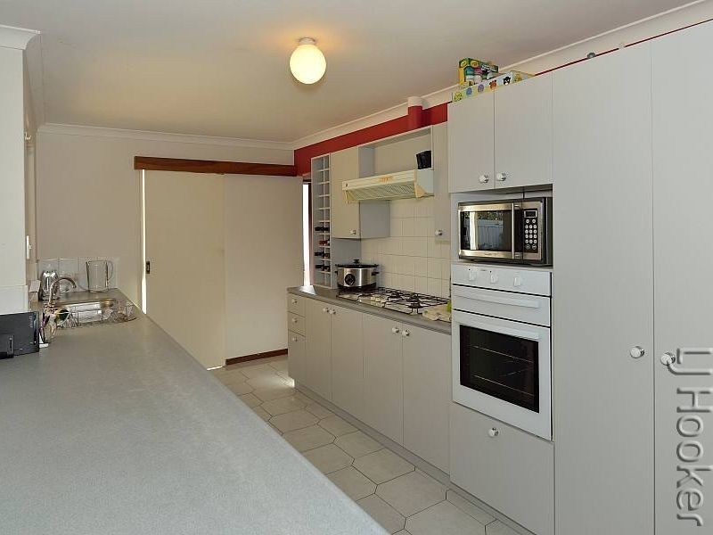 8 Bucentaur Place, Halls Head WA 6210