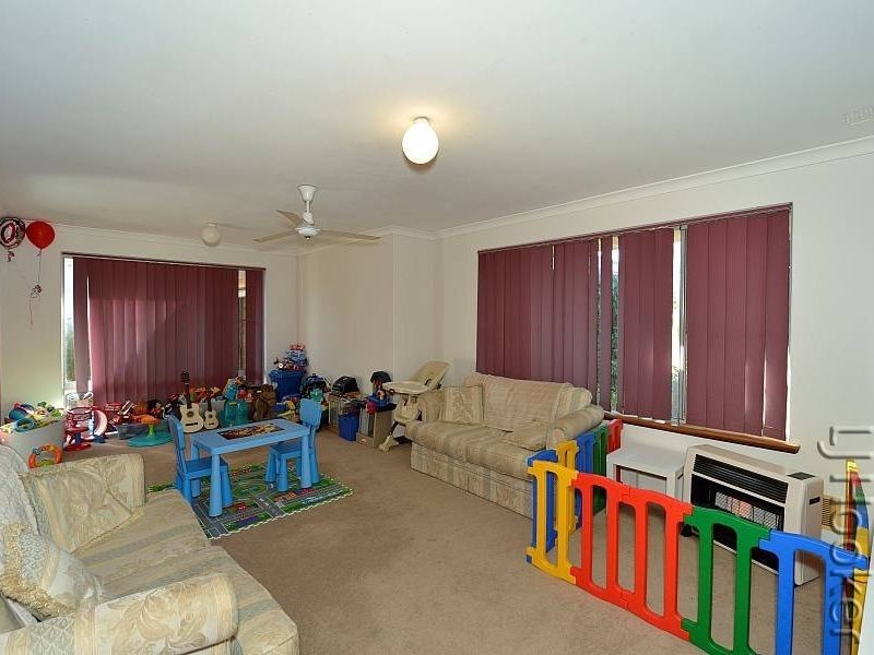 8 Bucentaur Place, Halls Head WA 6210