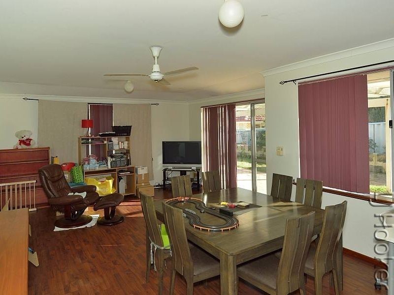 8 Bucentaur Place, Halls Head WA 6210