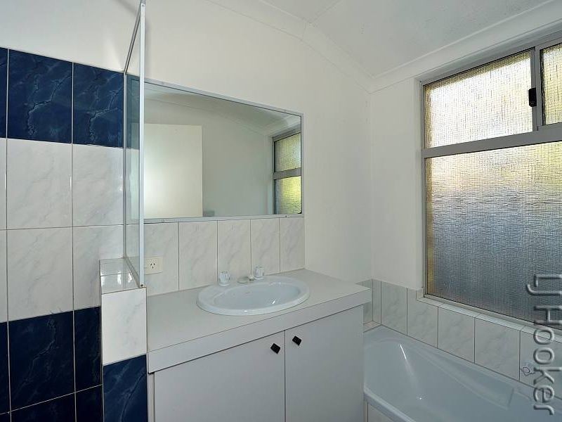 8 Bucentaur Place, Halls Head WA 6210