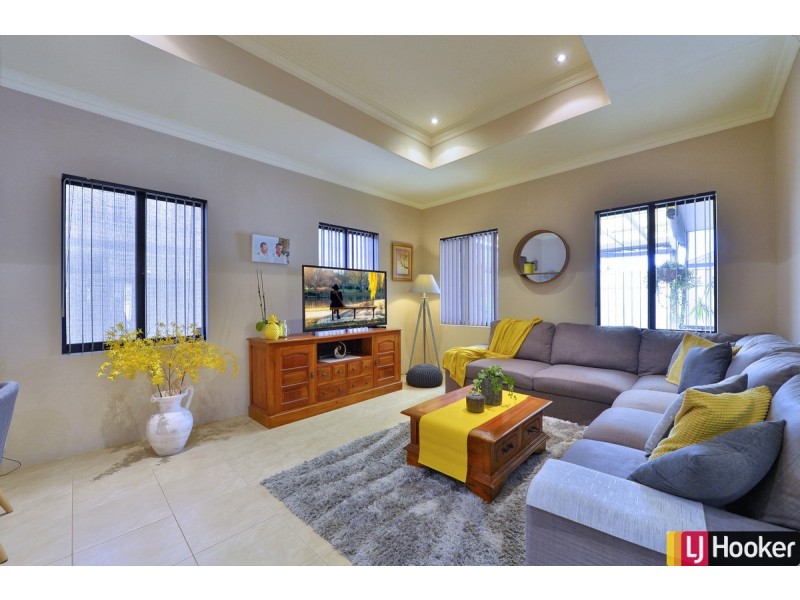 14 Heyerdahl Way, Dudley Park WA 6210