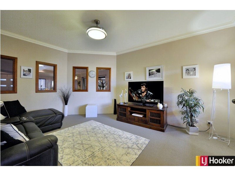 14 Heyerdahl Way, Dudley Park WA 6210