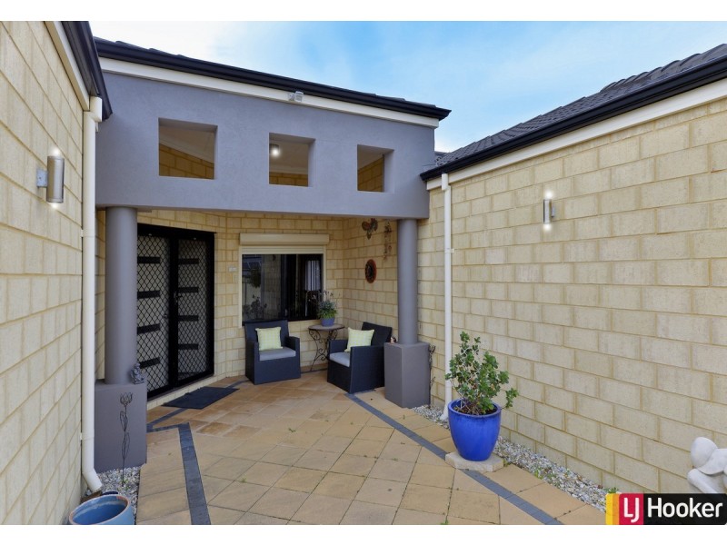 14 Heyerdahl Way, Dudley Park WA 6210