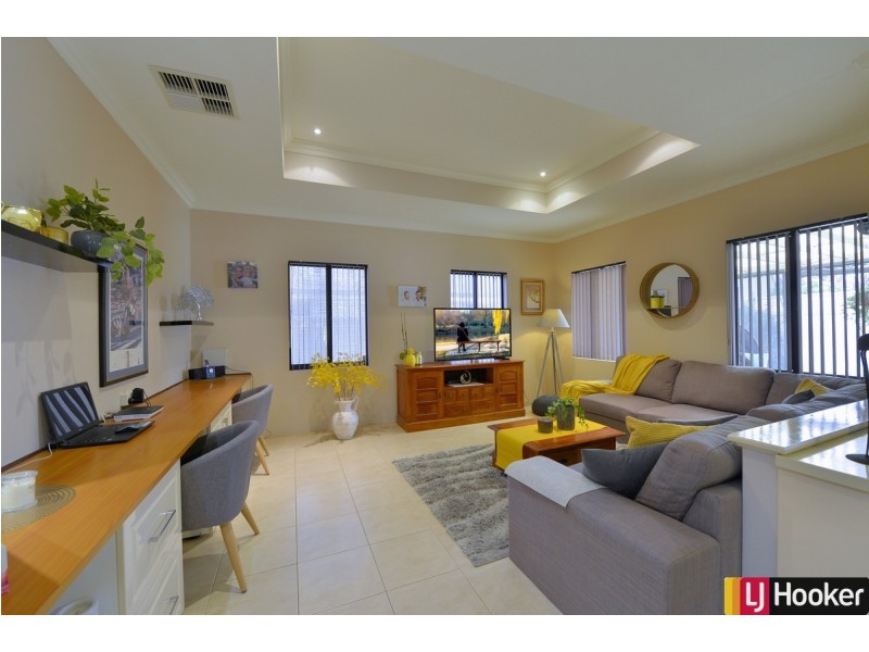 14 Heyerdahl Way, Dudley Park WA 6210