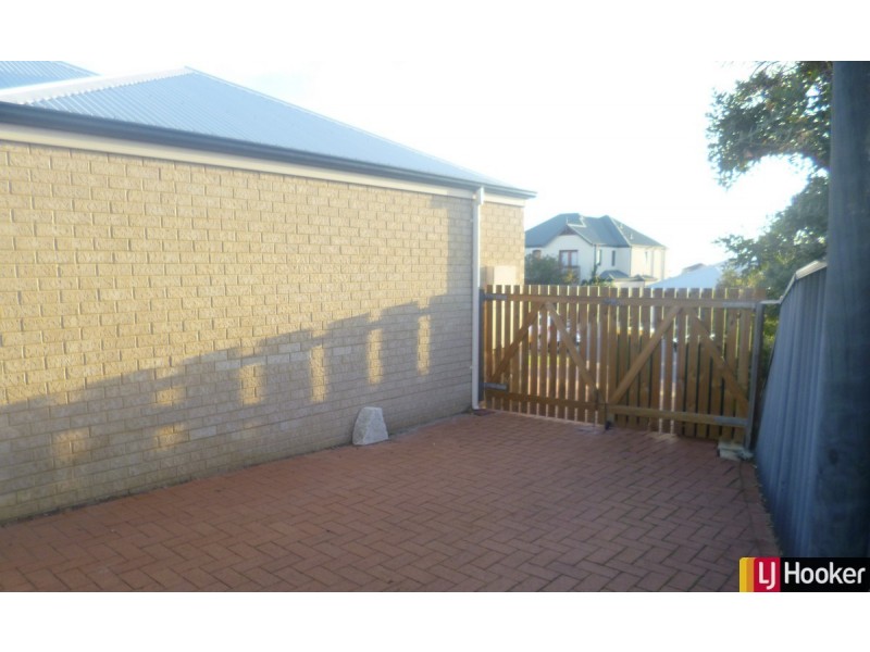 6 Poivre Place, San Remo WA 6210