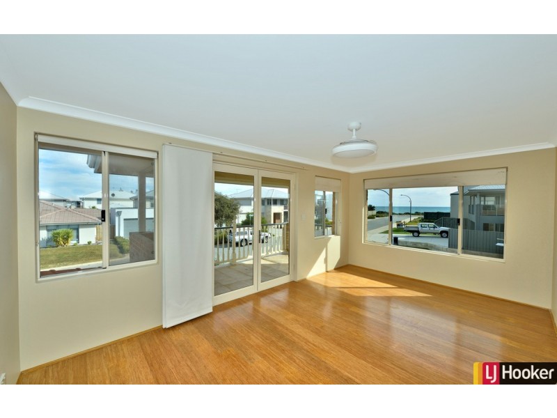 20 Sugarwood Terrace, Halls Head WA 6210