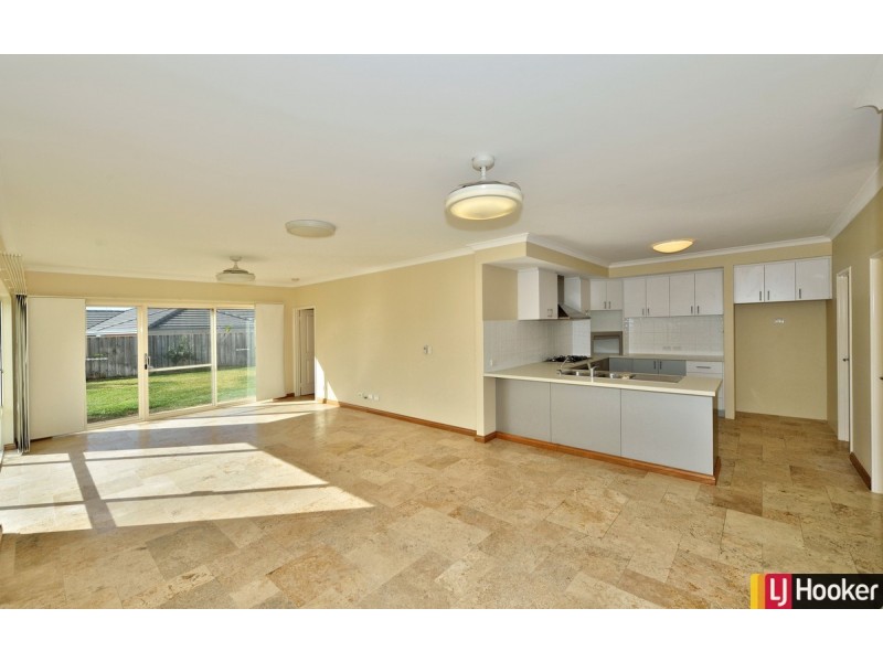 20 Sugarwood Terrace, Halls Head WA 6210