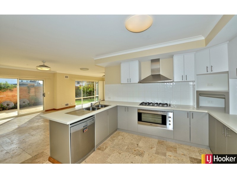 20 Sugarwood Terrace, Halls Head WA 6210