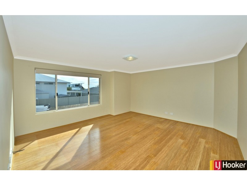 20 Sugarwood Terrace, Halls Head WA 6210