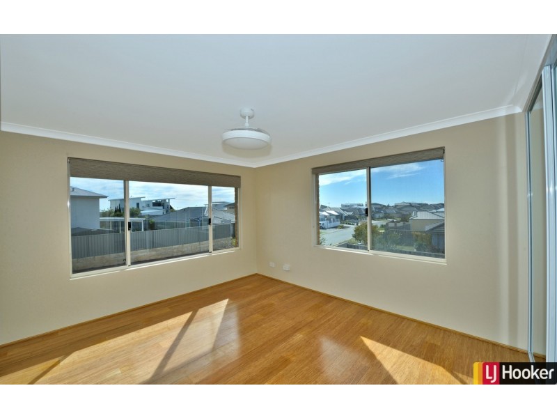 20 Sugarwood Terrace, Halls Head WA 6210