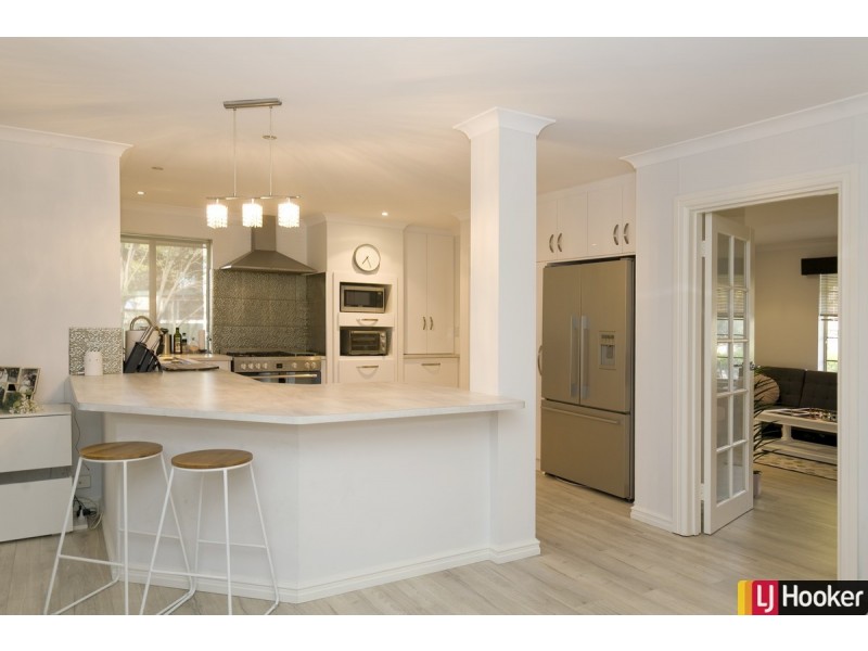 20 Waterville Retreat, Meadow Springs WA 6210