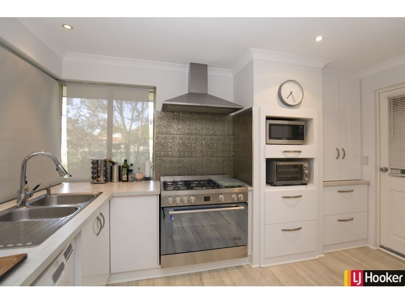 20 Waterville Retreat, Meadow Springs WA 6210