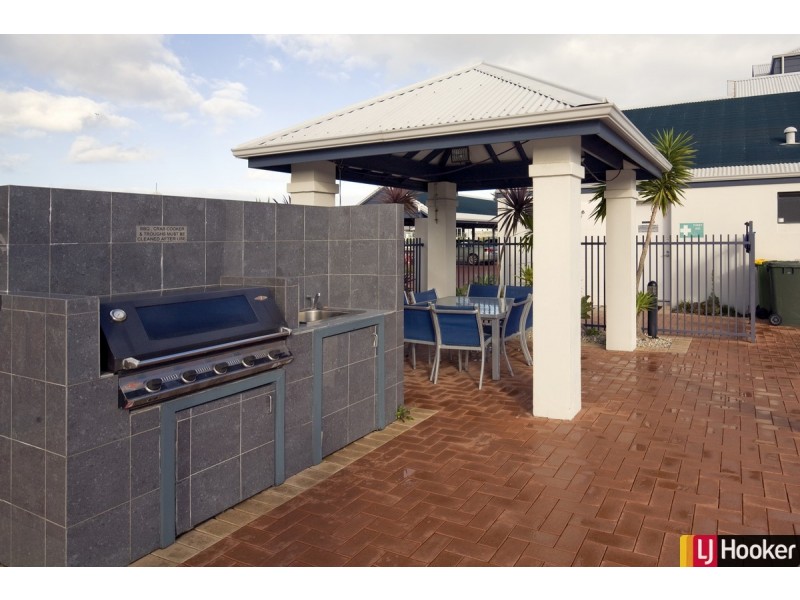 31/206 Mary Street, Halls Head WA 6210