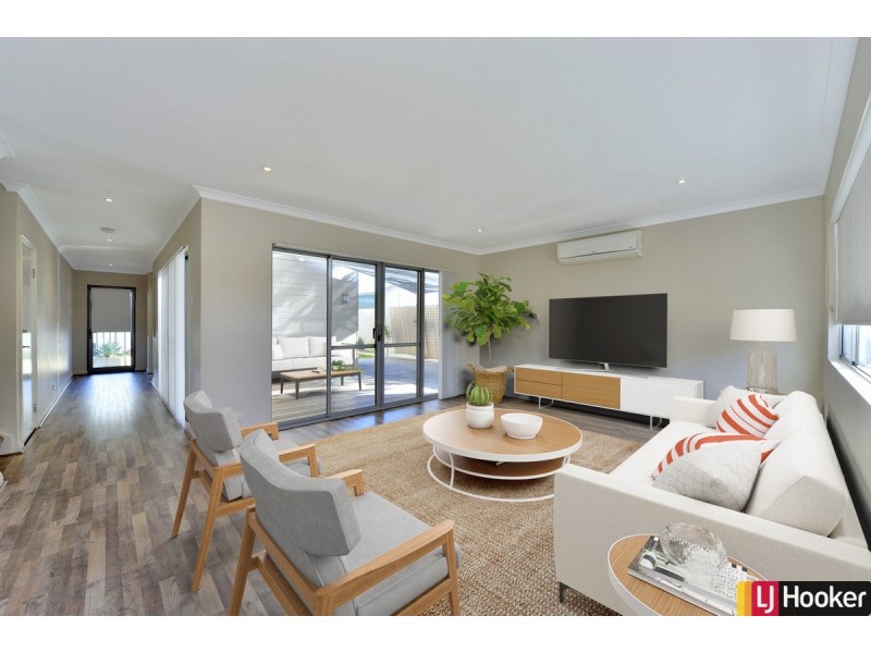 12A Scrivener Place, Halls Head WA 6210