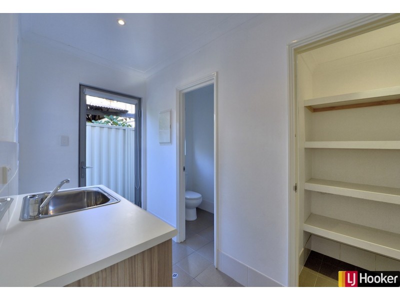 12A Scrivener Place, Halls Head WA 6210